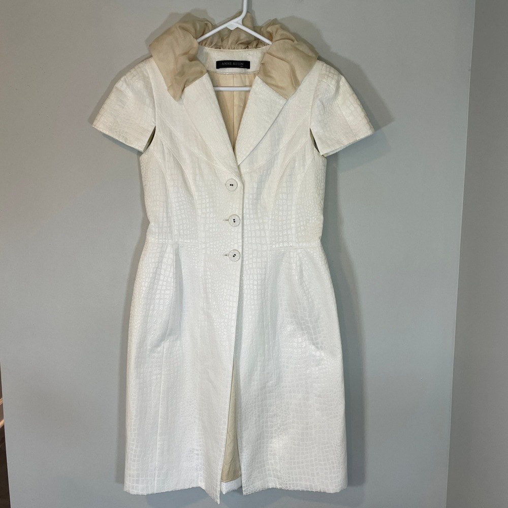 VTG Anne Klein Long Suit Dress Coat White Crocodile Embossed Beige Ruffle Collar